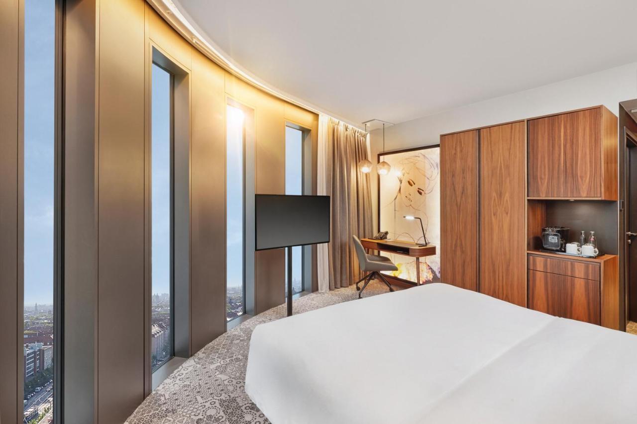 ハイペリオン ホテル ミュンヘン エクステリア 写真 A guest room at the hotel