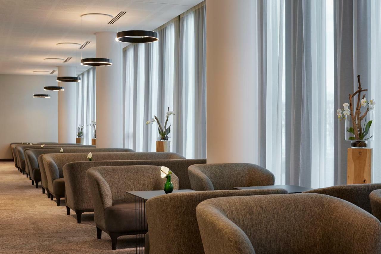 ハイペリオン ホテル ミュンヘン エクステリア 写真 The lounge at the airport