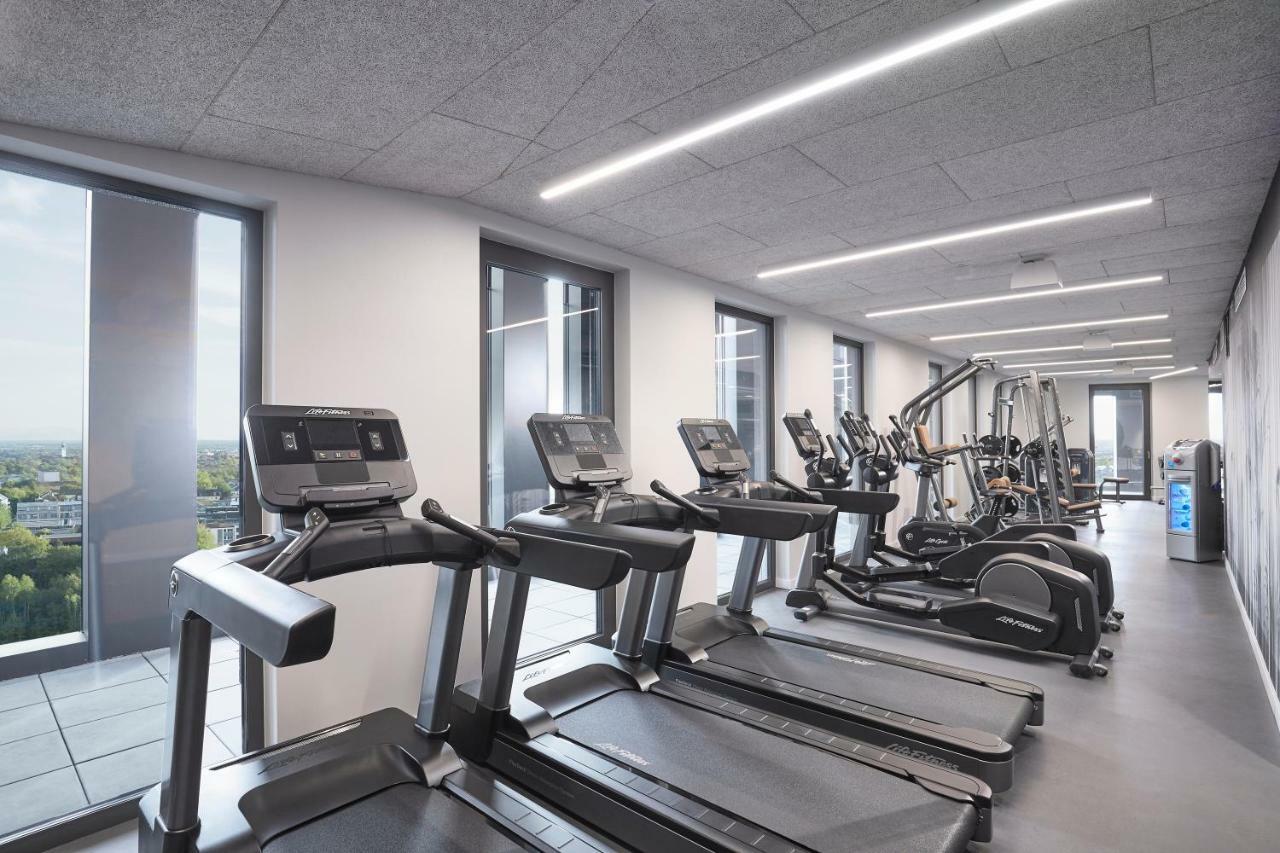 ハイペリオン ホテル ミュンヘン エクステリア 写真 The gym at the University of Roehampton